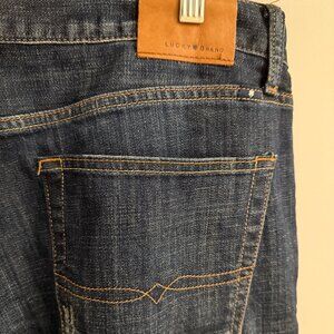 Lucky Brand Dark Wash Jeans!